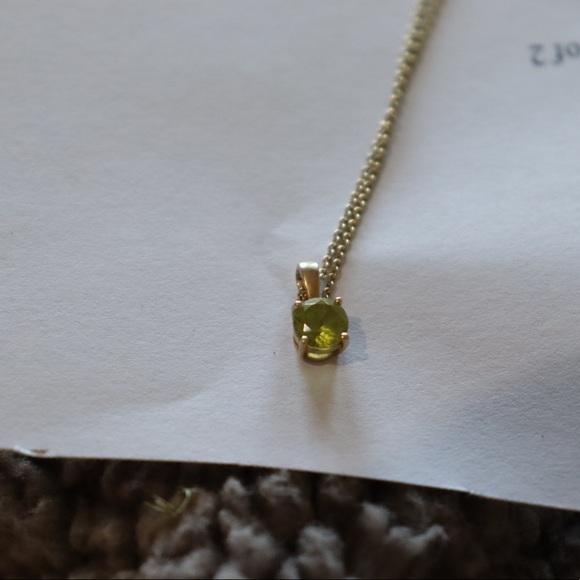 14k gold peridot necklace! - Picture 3 of 4